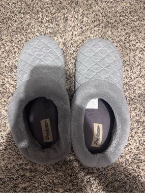 Dearfoams Quilted Gray Slip-On Slippers